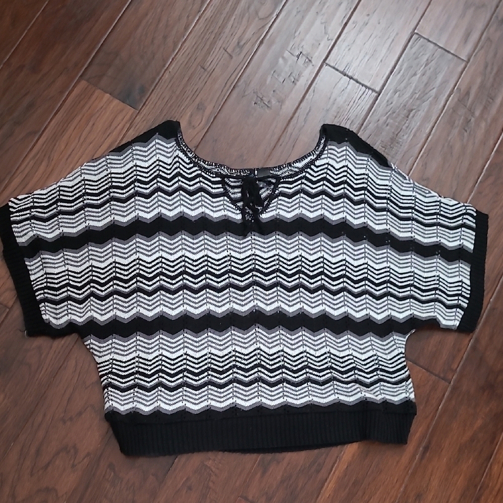 New Directions Black, White & Grey Chevron Sweater size 2X